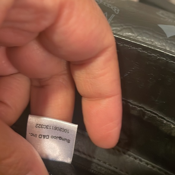 MCM Document/Messenger Monogram Bag - Picture 14 of 15